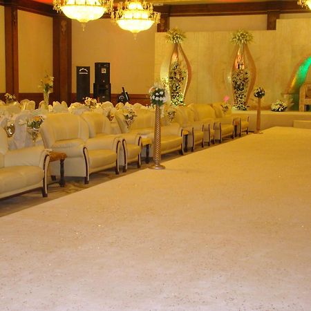 The Convention Center & Royal Suites Hotel Kuwait City Ngoại thất bức ảnh
