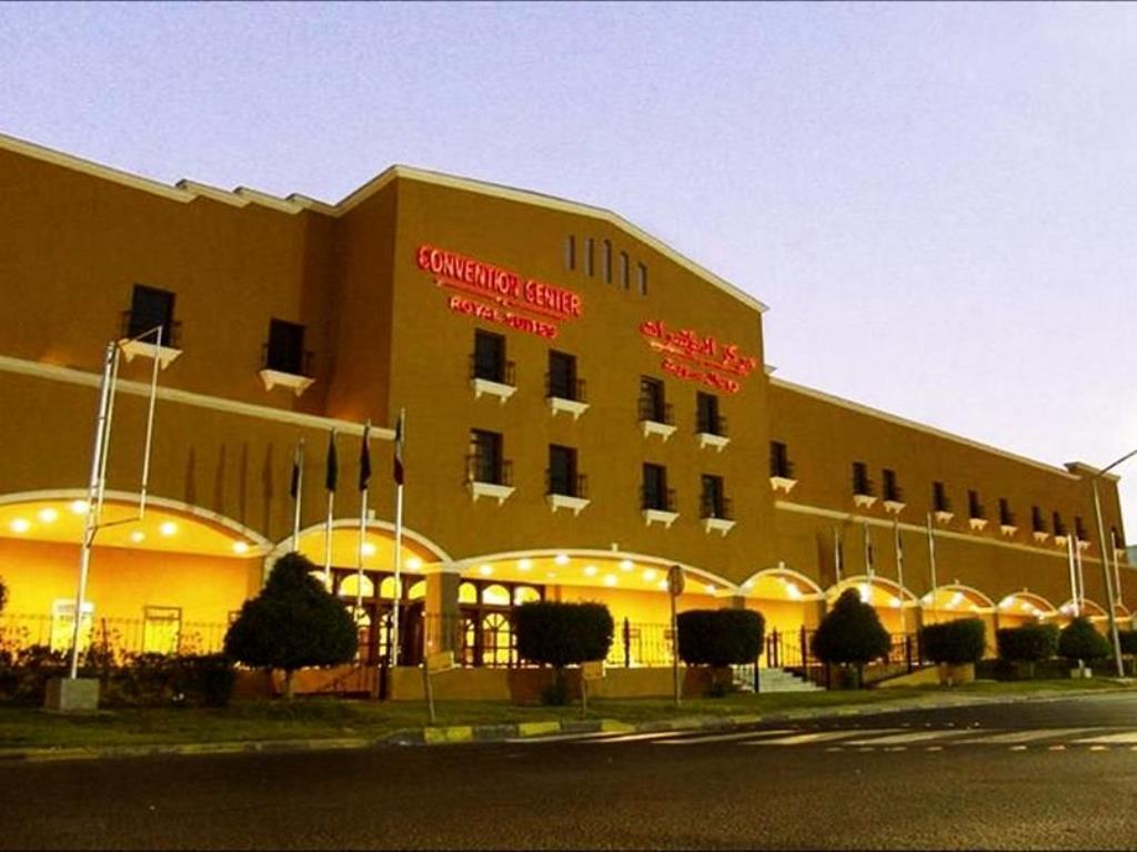 The Convention Center & Royal Suites Hotel Kuwait City Ngoại thất bức ảnh