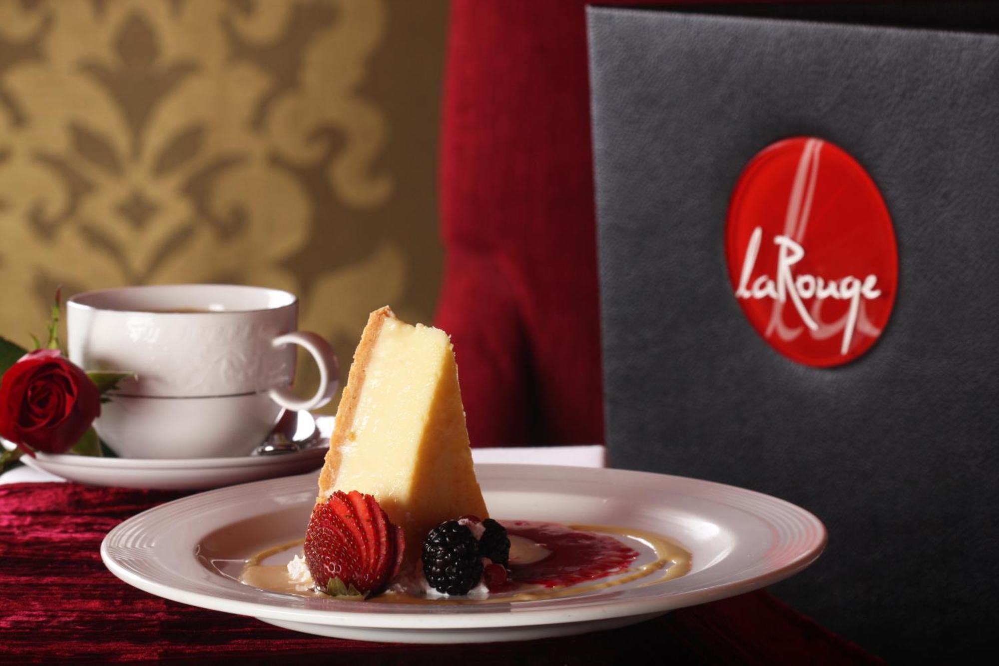 The Convention Center & Royal Suites Hotel Kuwait City Ngoại thất bức ảnh