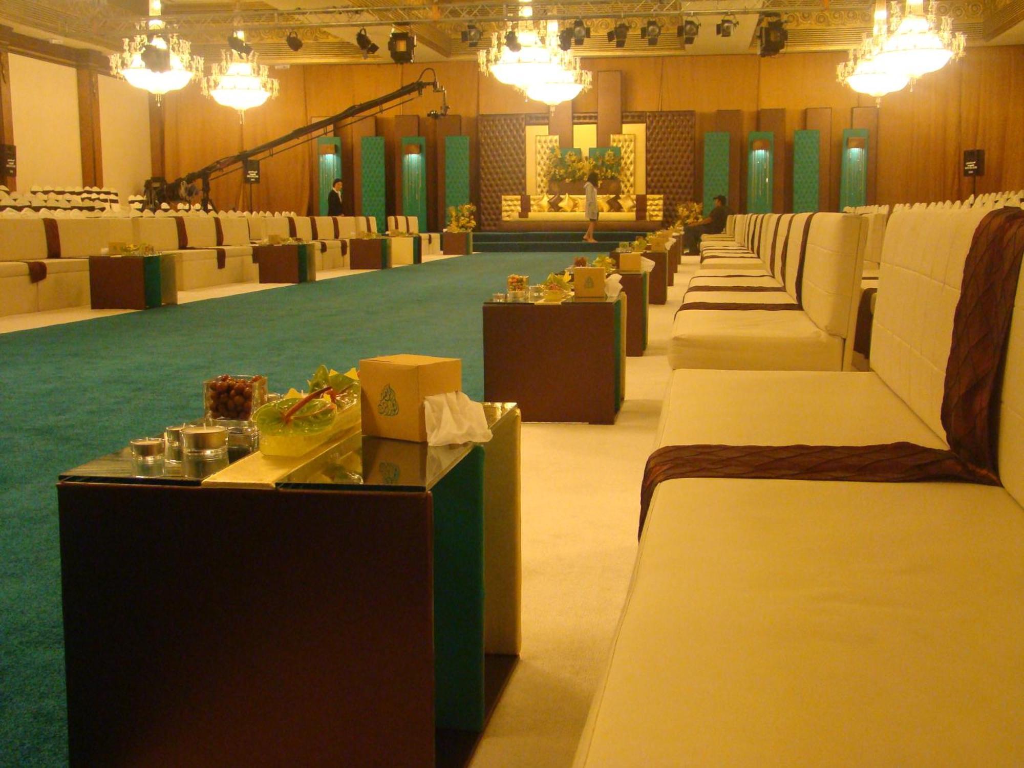The Convention Center & Royal Suites Hotel Kuwait City Ngoại thất bức ảnh