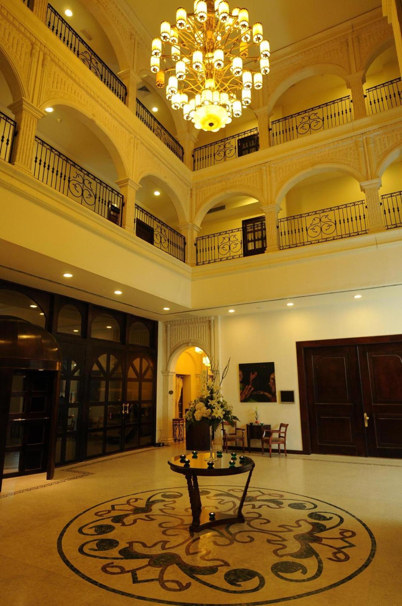 The Convention Center & Royal Suites Hotel Kuwait City Ngoại thất bức ảnh